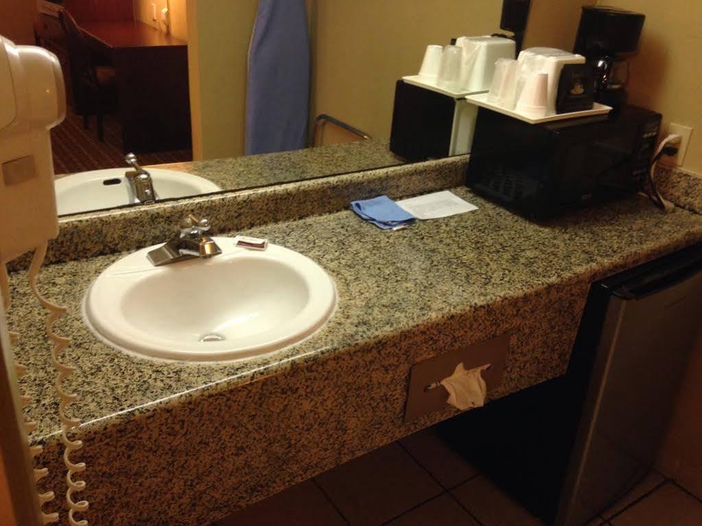 Americas Best Value Inn Arkadelphia Exterior foto